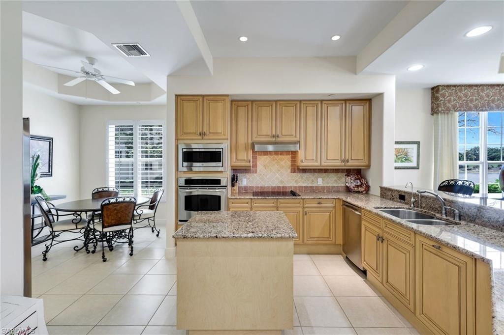 554 Avellino Isles Cir, Unit 101, Naples, FL 34119 Photo
