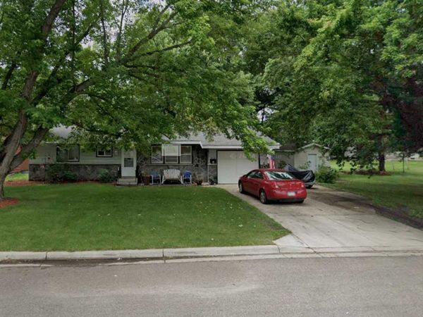 512 Sunrise Avenue , Paynesville, MN 56362