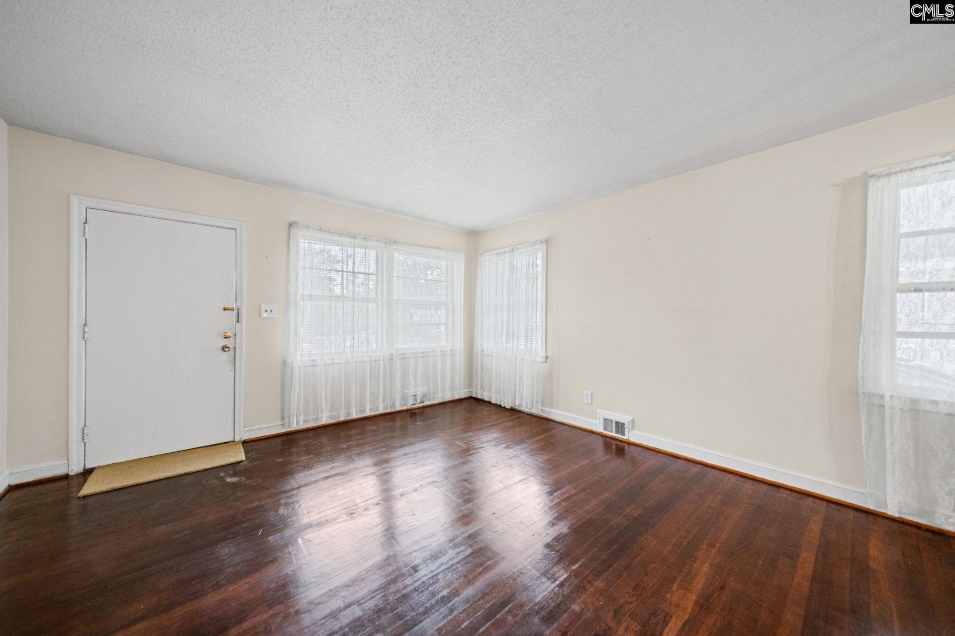 924 Stebondale Road  Photo 5