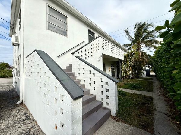 3801 S Olive Avenue, Unit 4, West Palm Beach, FL 33405