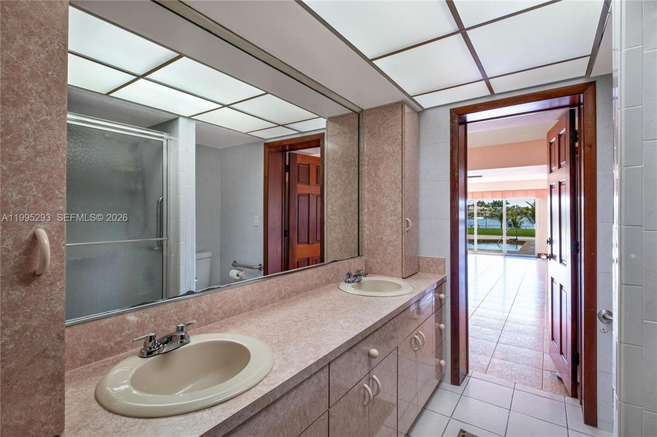 14021 SW 97th Ave , Miami, FL 33176 Photo