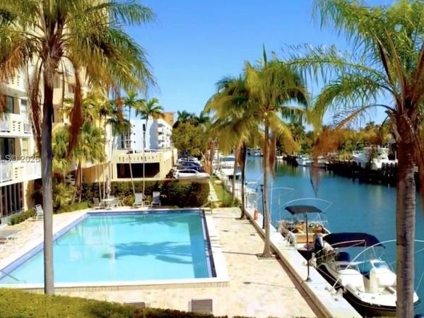 2350 NE 135th St , Unit 308, North Miami, FL 33181