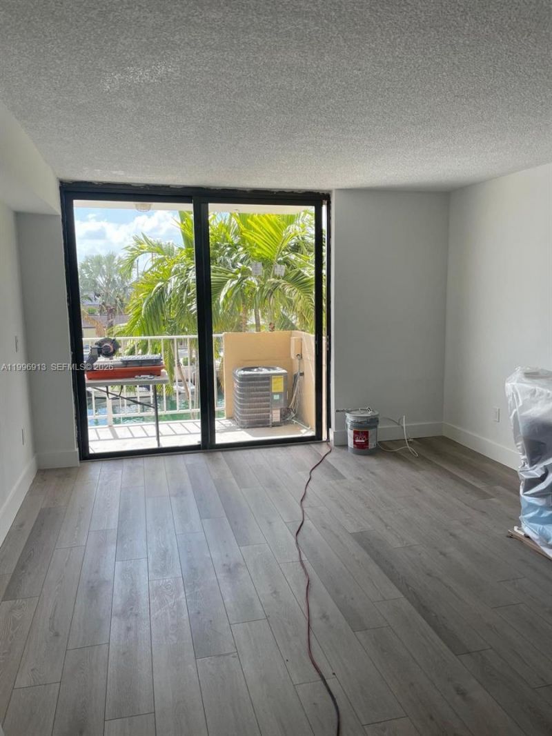 2350 NE 135th St , Unit 308, North Miami, FL 33181 Photo