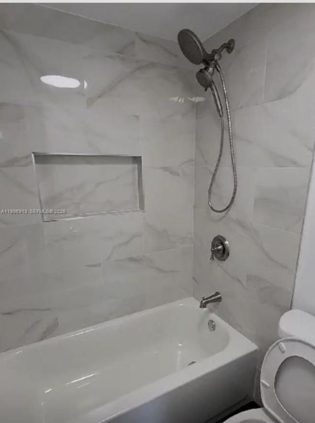 2350 NE 135th St , Unit 308, North Miami, FL 33181 Photo