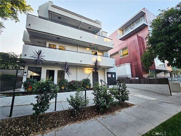 156 S Oak Knoll, Unit 209, Pasadena, CA 91101