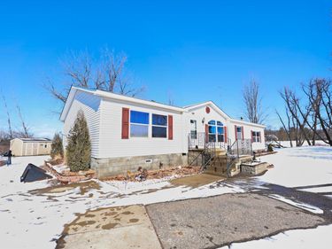 20206 County Road 9 NE, New London, MN 56273