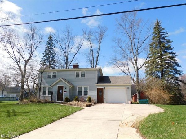 303 S Market Street, Jefferson, OH 44047