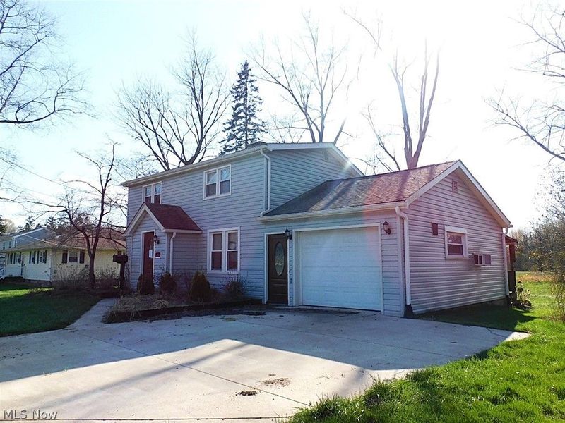 303 S Market Street, Jefferson, OH 44047 Photo 4