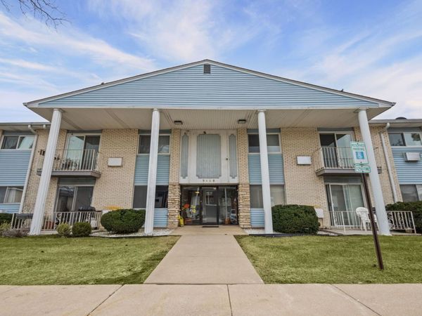 9460 Dee Road , Unit 2H, Des Plaines, IL 60016