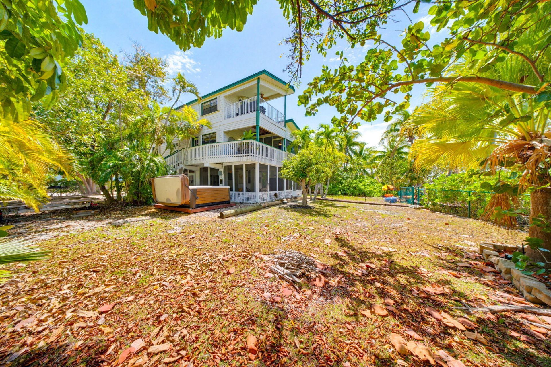 17151 Marlin Drive, Sugarloaf, FL 33042 Photo