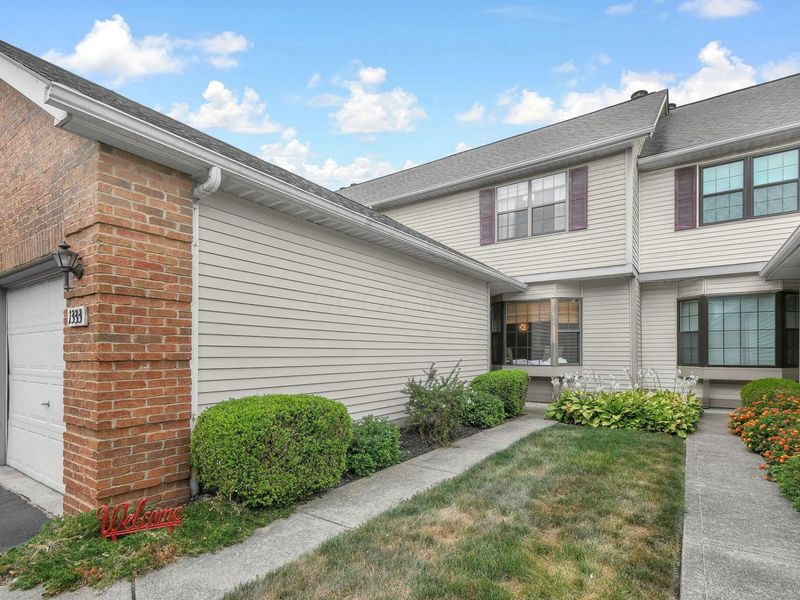 1333 Brookview Circle, Unit 1333, Pickerington, OH 43147 Photo 1