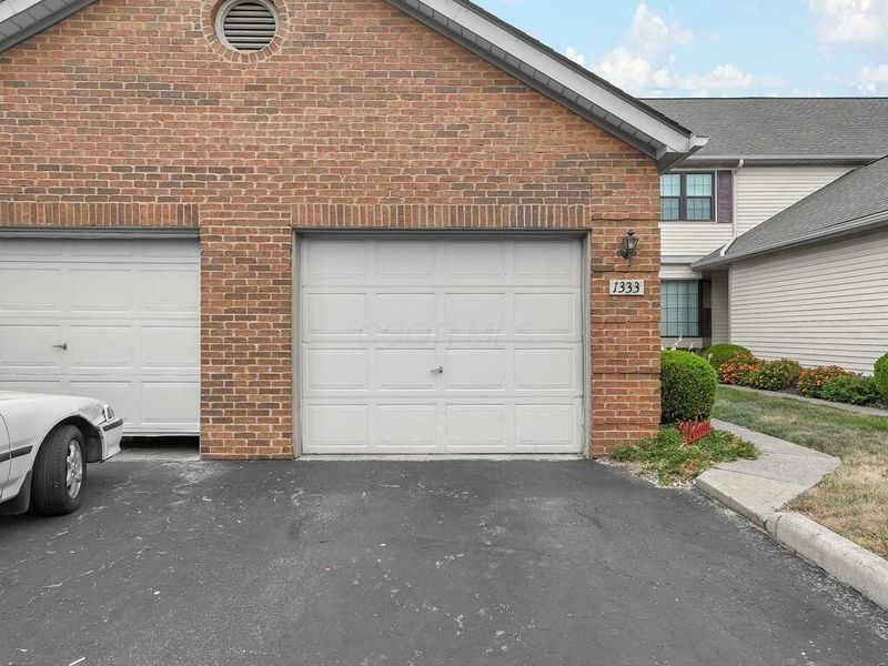 1333 Brookview Circle, Unit 1333, Pickerington, OH 43147 Photo 2