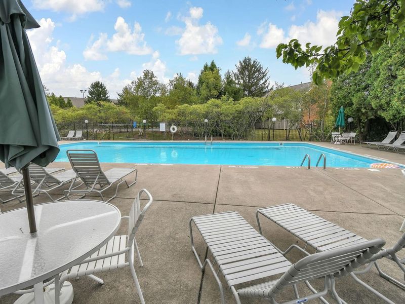 1333 Brookview Circle, Unit 1333, Pickerington, OH 43147 Photo 5