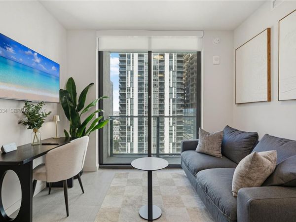 121 NE 5th St, Unit 2706, Miami, FL 33132