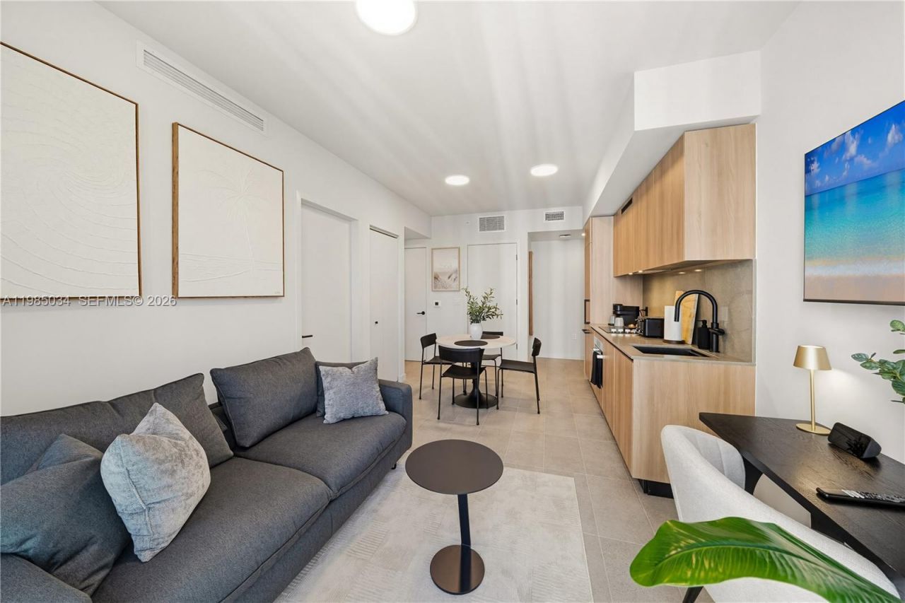 121 NE 5th St, Unit 2706, Miami, FL 33132 Photo