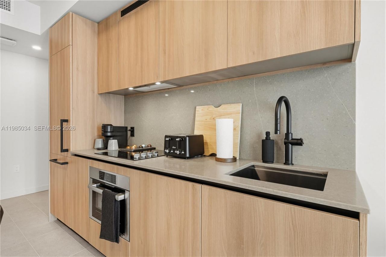 121 NE 5th St, Unit 2706, Miami, FL 33132 Photo