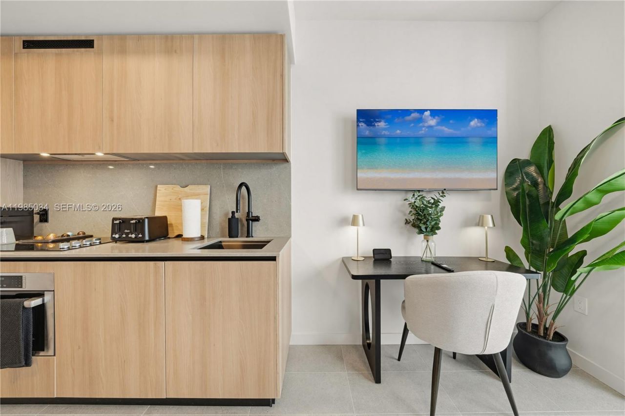 121 NE 5th St, Unit 2706, Miami, FL 33132 Photo