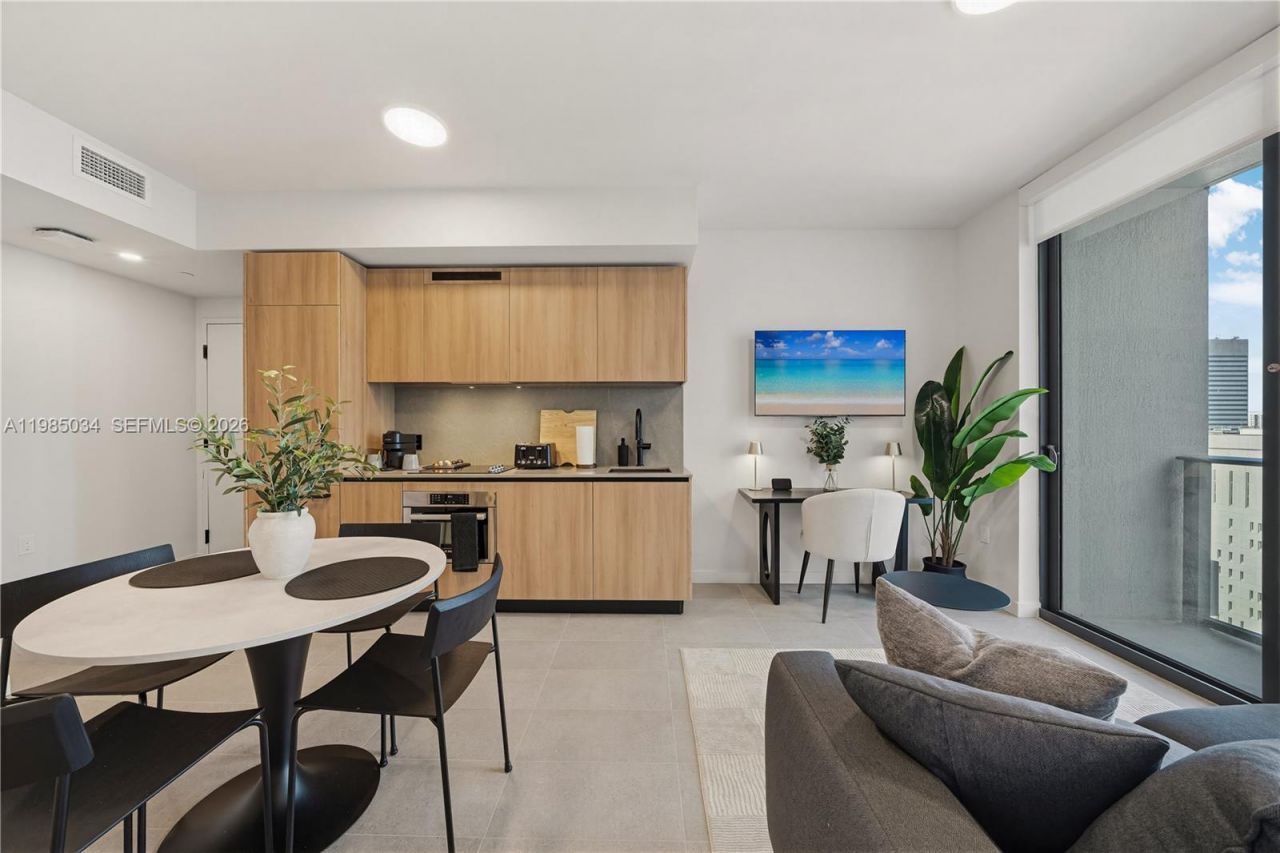 121 NE 5th St, Unit 2706, Miami, FL 33132 Photo