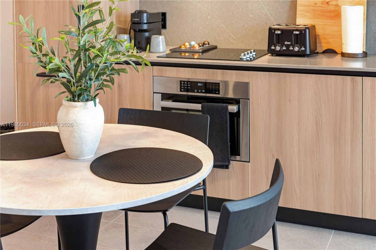 121 NE 5th St, Unit 2706, Miami, FL 33132 Photo