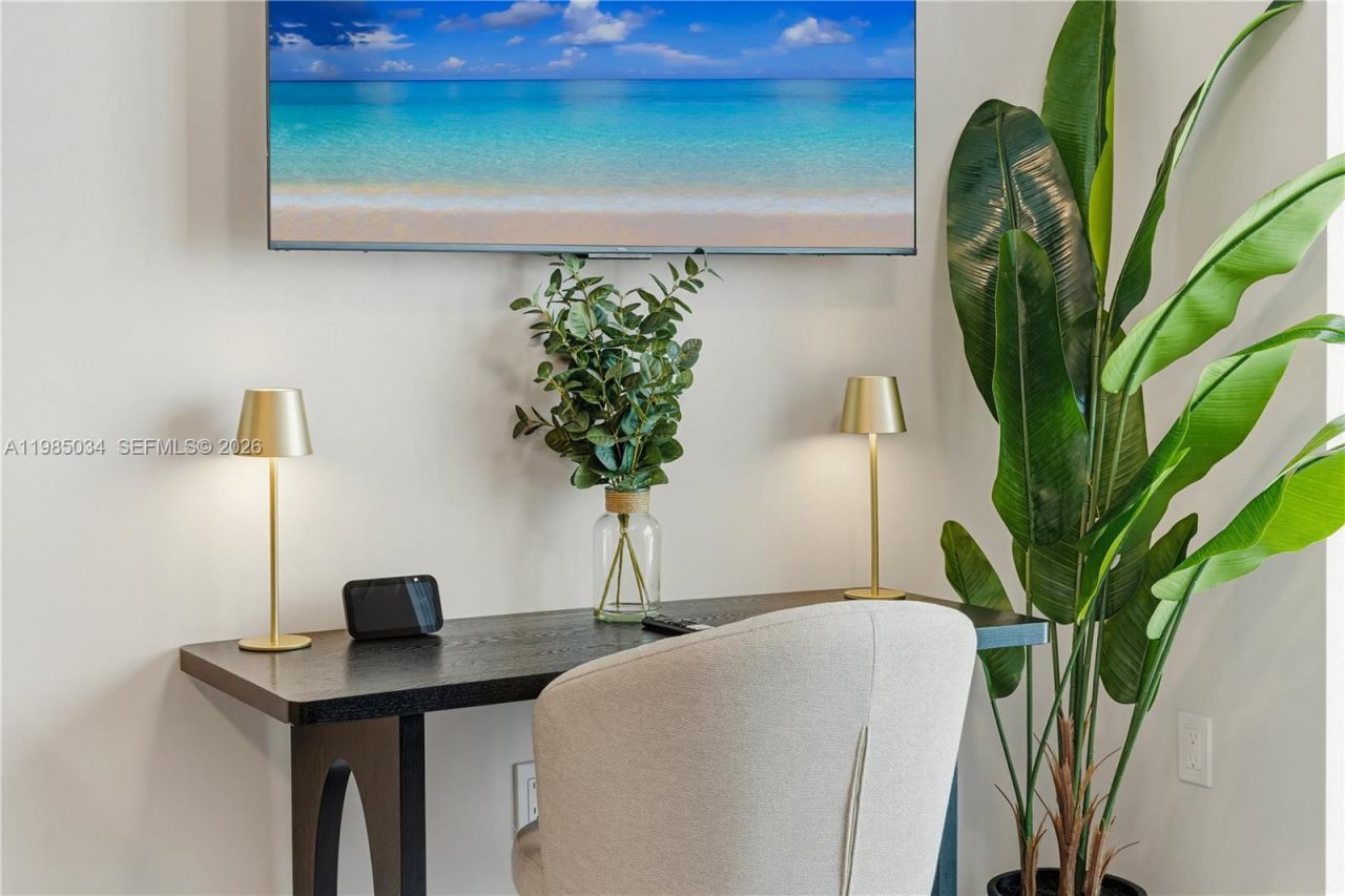 121 NE 5th St, Unit 2706, Miami, FL 33132 Photo