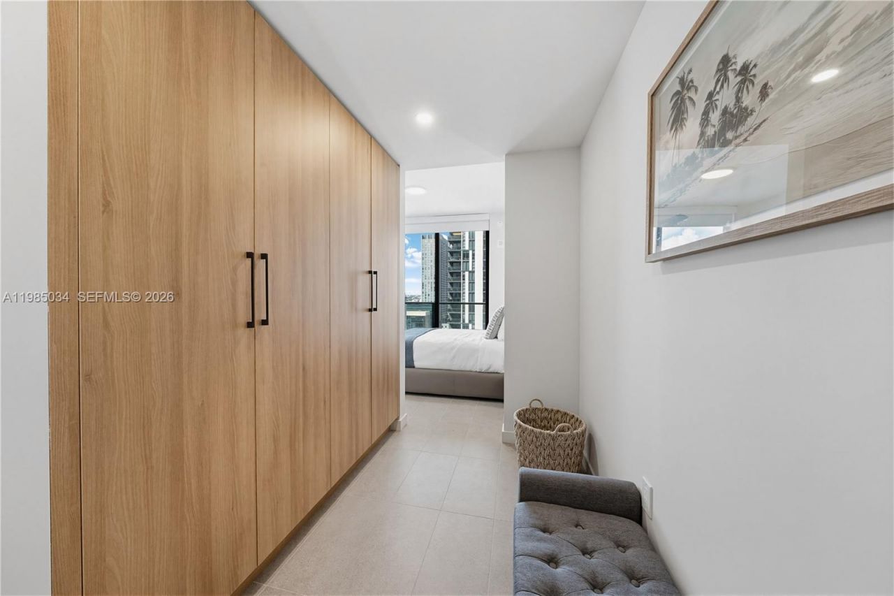 121 NE 5th St, Unit 2706, Miami, FL 33132 Photo