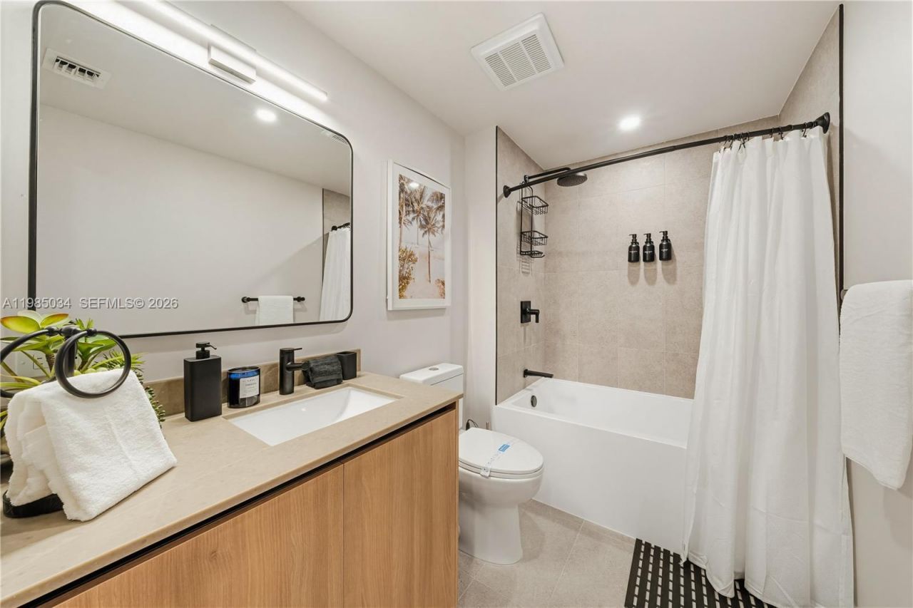 121 NE 5th St, Unit 2706, Miami, FL 33132 Photo