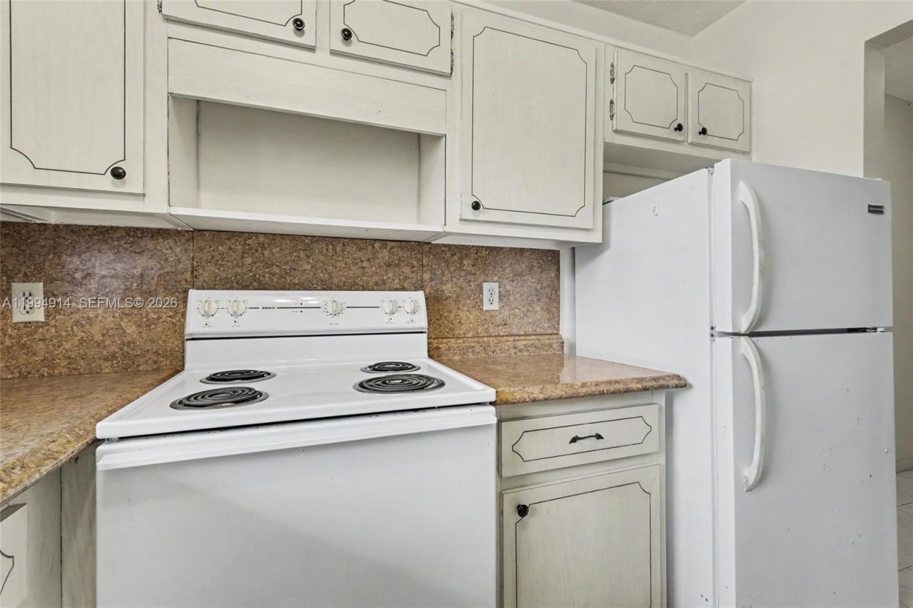 1300 N 12th Ct, Unit 6A, Hollywood, FL 33019 Photo