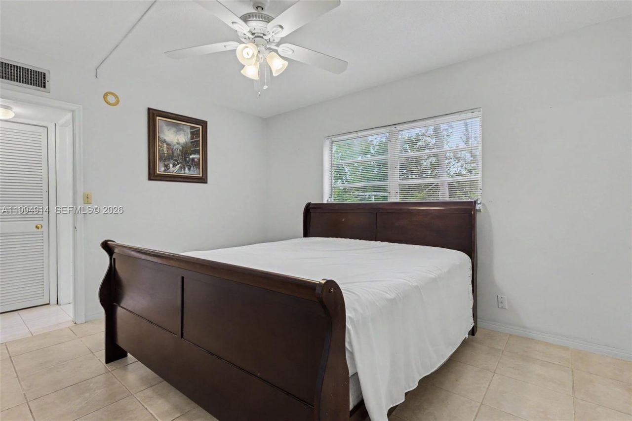 1300 N 12th Ct, Unit 6A, Hollywood, FL 33019 Photo