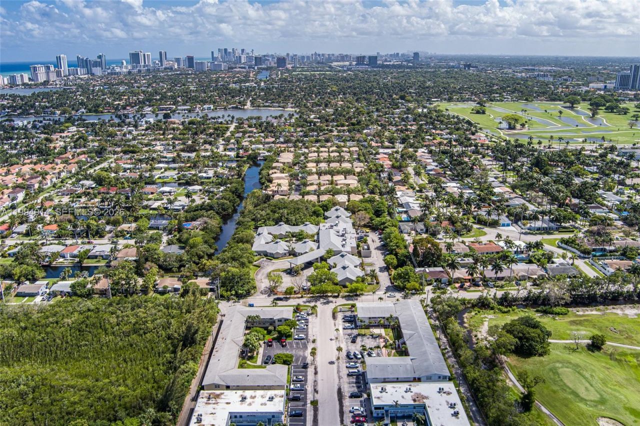 1300 N 12th Ct, Unit 6A, Hollywood, FL 33019 Photo