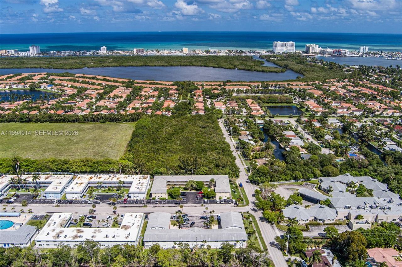 1300 N 12th Ct, Unit 6A, Hollywood, FL 33019 Photo