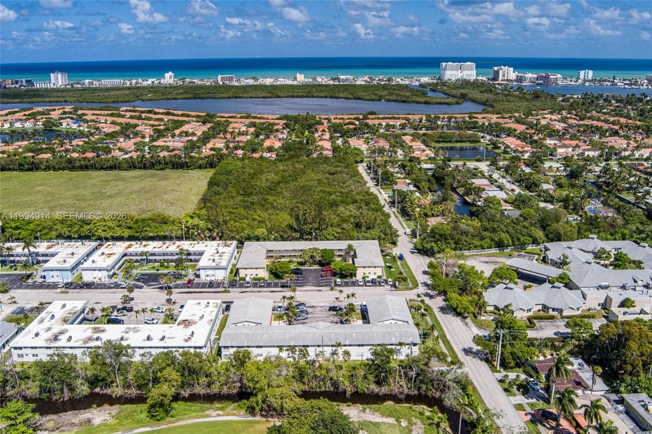 1300 N 12th Ct, Unit 6A, Hollywood, FL 33019 Photo