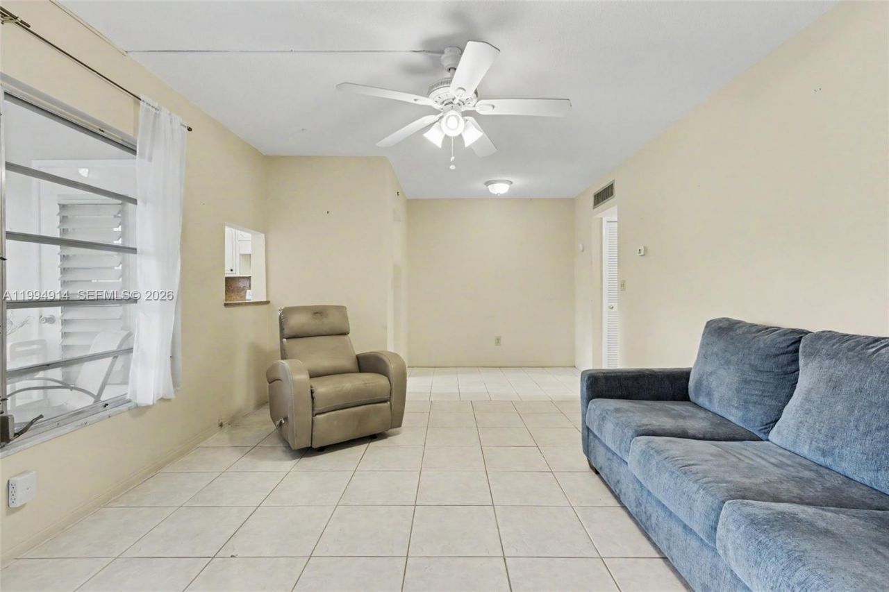 1300 N 12th Ct, Unit 6A, Hollywood, FL 33019 Photo
