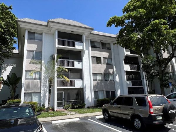 711 N Pine Island Rd, Unit 211, Plantation, FL 33324
