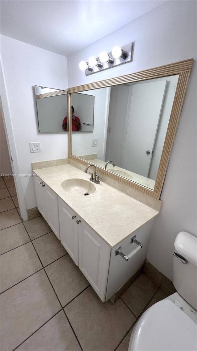 711 N Pine Island Rd, Unit 211, Plantation, FL 33324 Photo