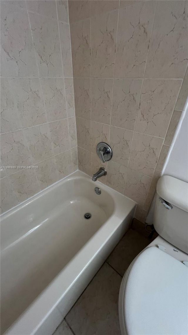 711 N Pine Island Rd, Unit 211, Plantation, FL 33324 Photo