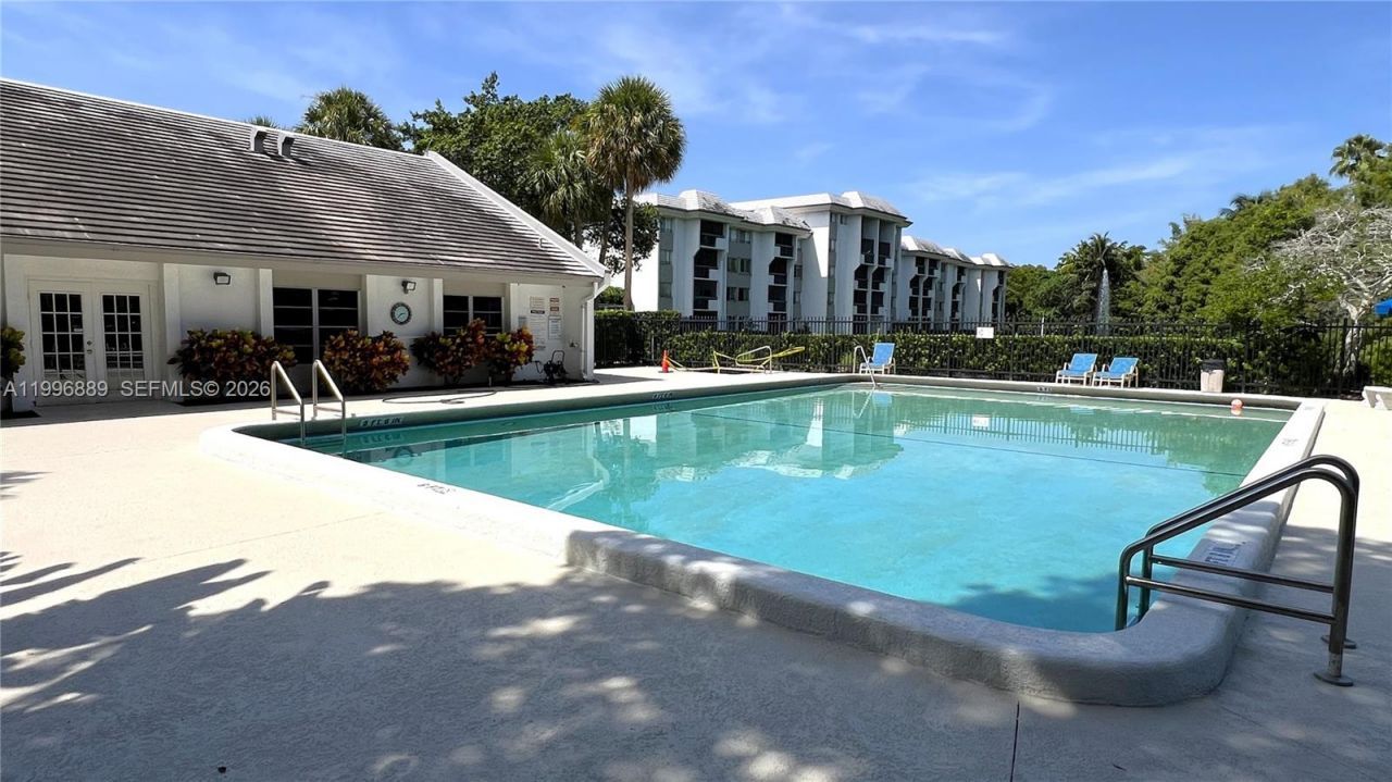 711 N Pine Island Rd, Unit 211, Plantation, FL 33324 Photo