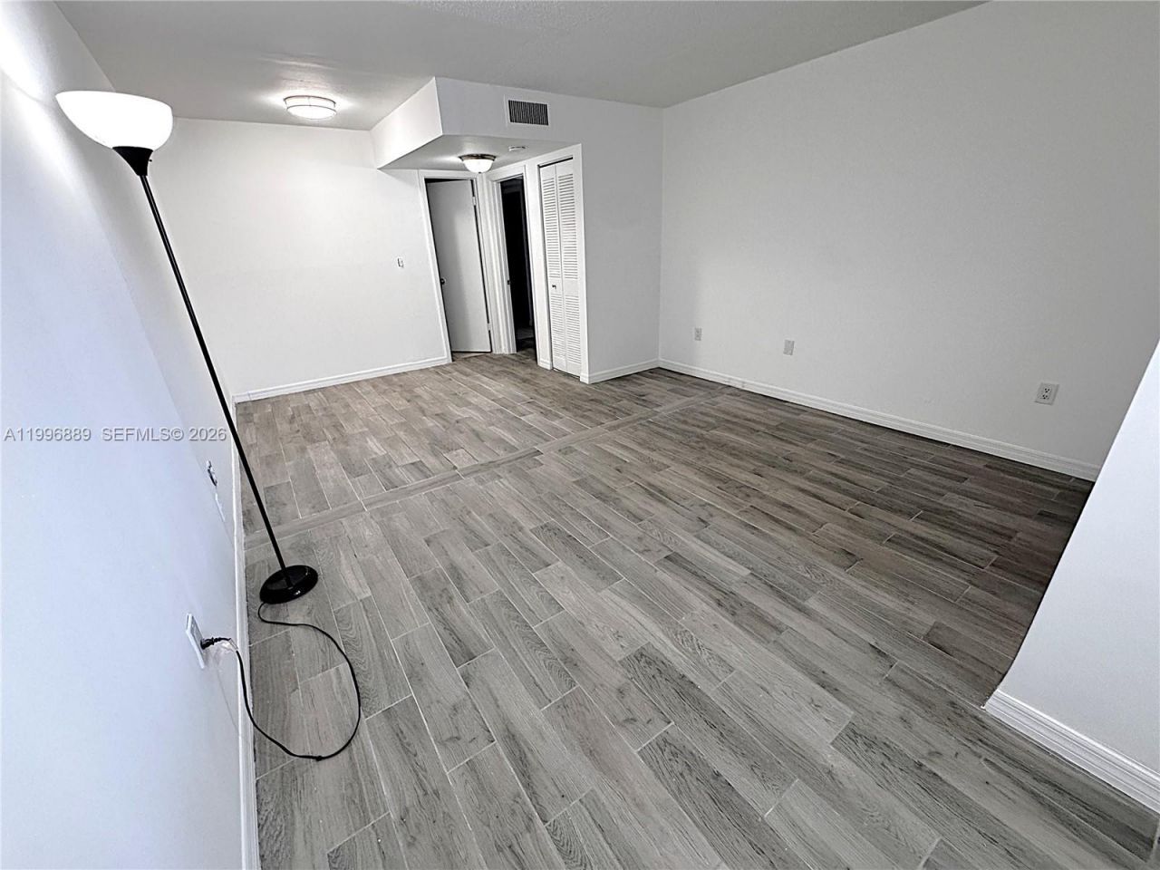 711 N Pine Island Rd, Unit 211, Plantation, FL 33324 Photo