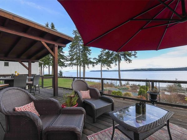 5896 Garvin Rd, Union Bay, BC V0R 3B0