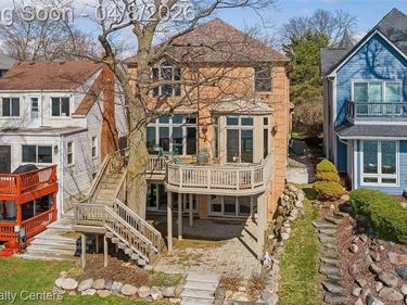 1284 East Lake Drive, Novi, MI 48377