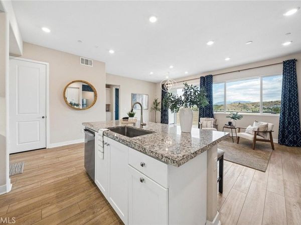 27466 Mercantile Court, Unit 205, Valencia, CA 91381