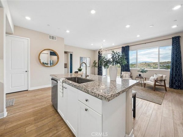 27466 Mercantile Court, Unit 205, Valencia, CA 91381