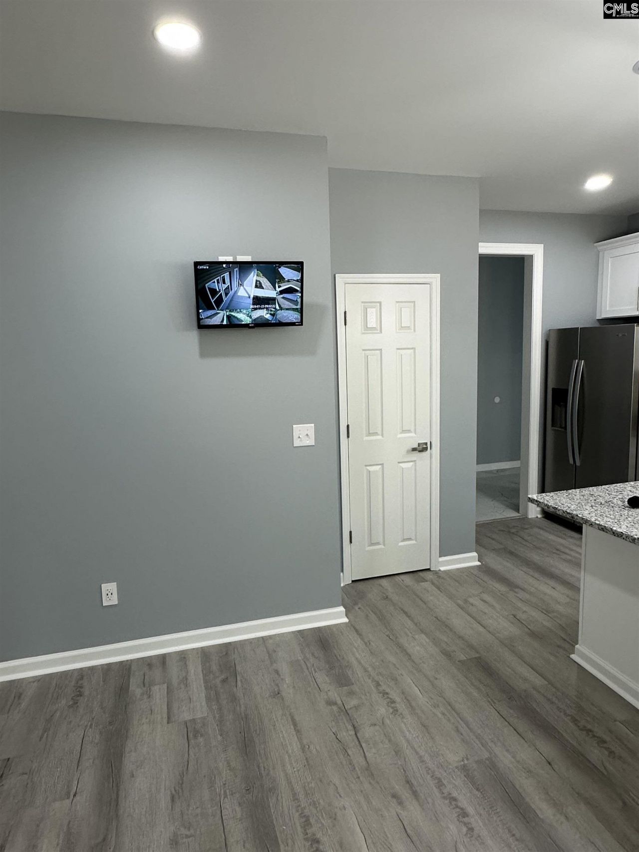 317 Woodberry Drive  Photo 6