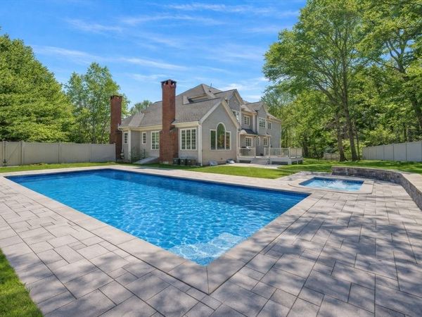 3 Knollcrest Farm Ln, Sherborn, MA 01770