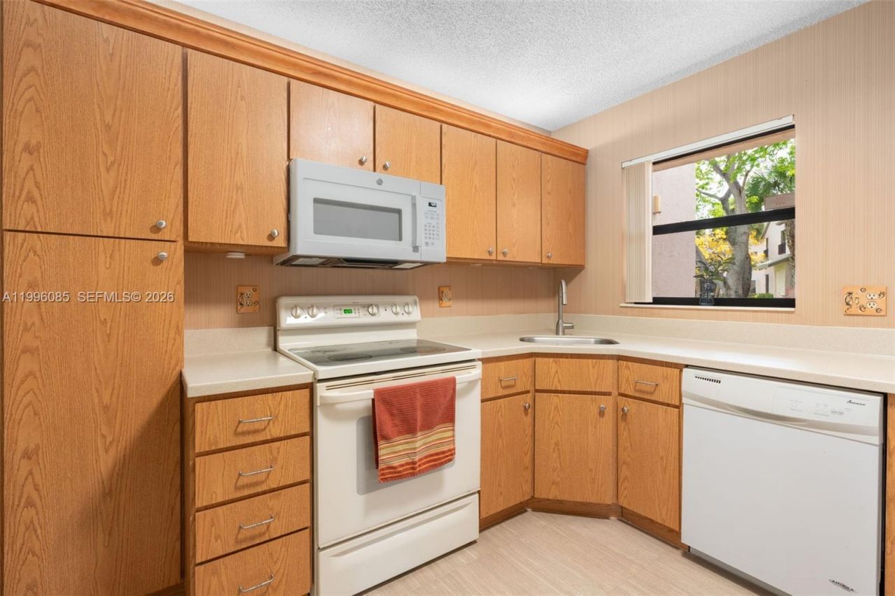 3244 NW 47th Ave, Unit 3298, Coconut Creek, FL 33063 Photo