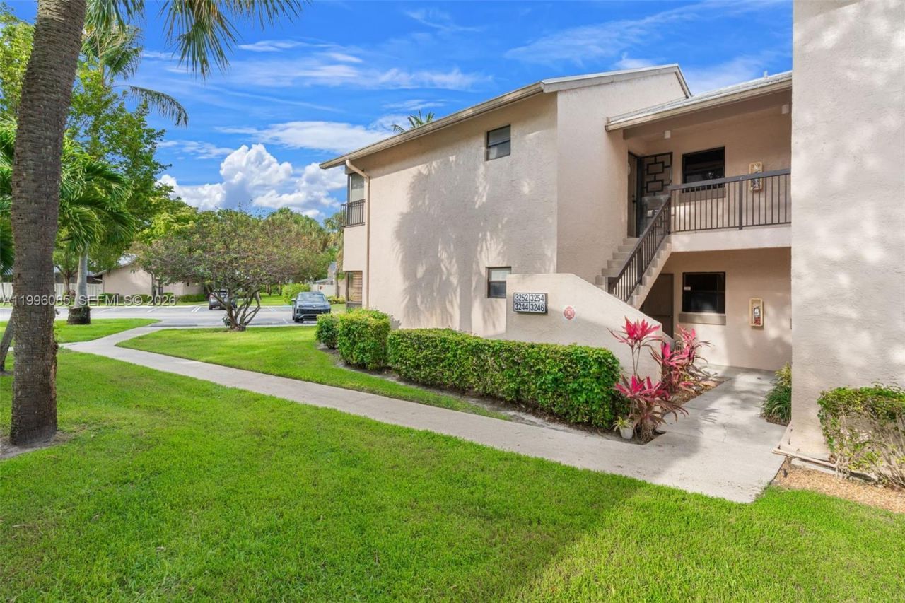 3244 NW 47th Ave, Unit 3298, Coconut Creek, FL 33063 Photo
