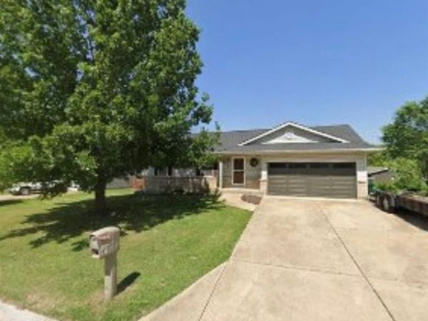 612 Cypress Drive, Pacific, MO 63069