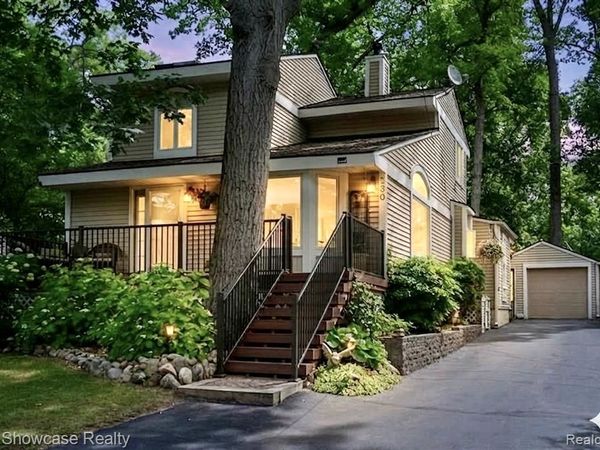 580 Elkinford Drive, White Lake Twp, MI 48383