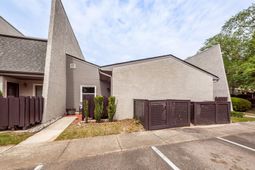 306 Ventura Place photo 4