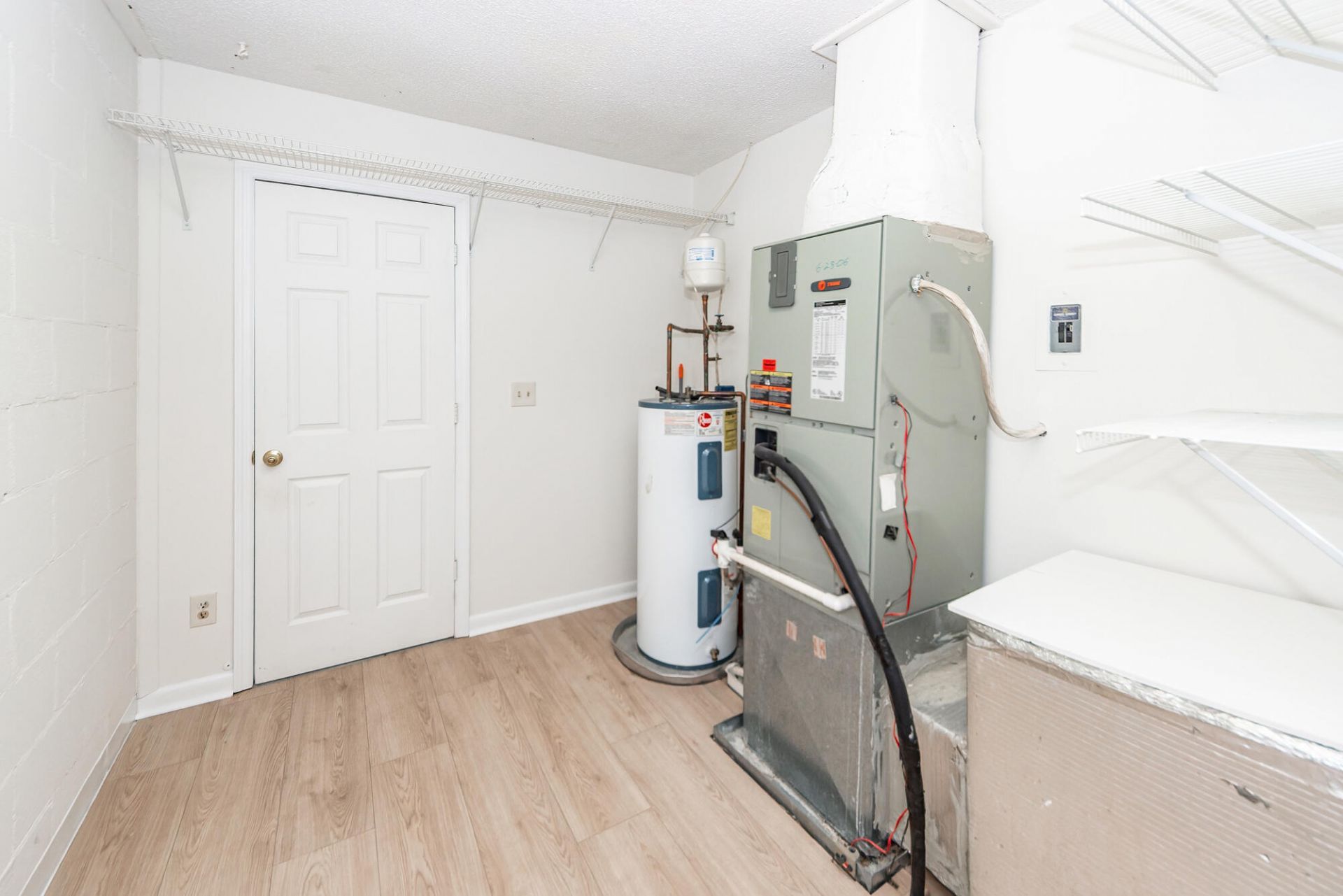 306 Ventura Place Photo 24