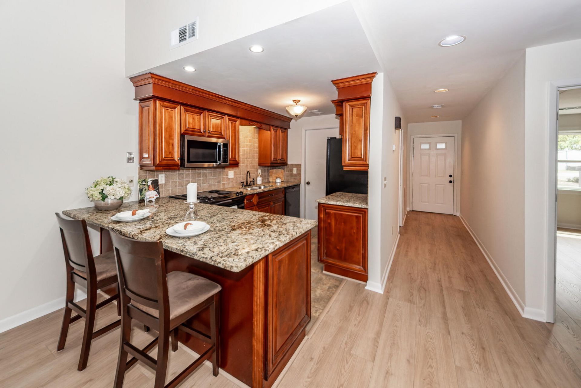 306 Ventura Place Photo 5